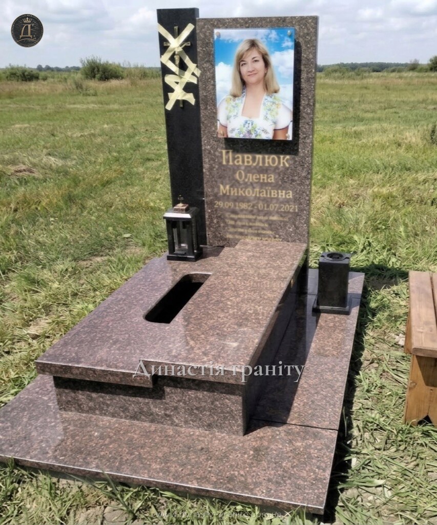 Одинарний гранітний пам’ятник «Royal»
