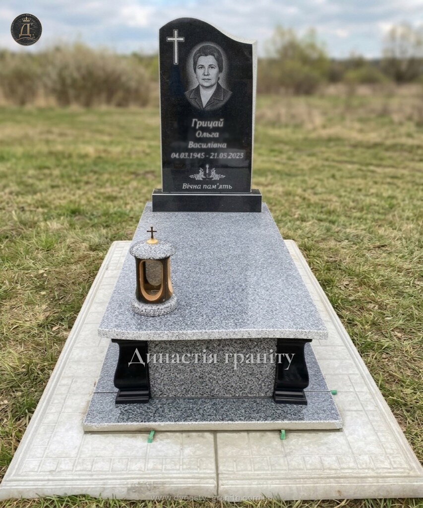 Одинарний гранітний пам’ятник «Гармонія»