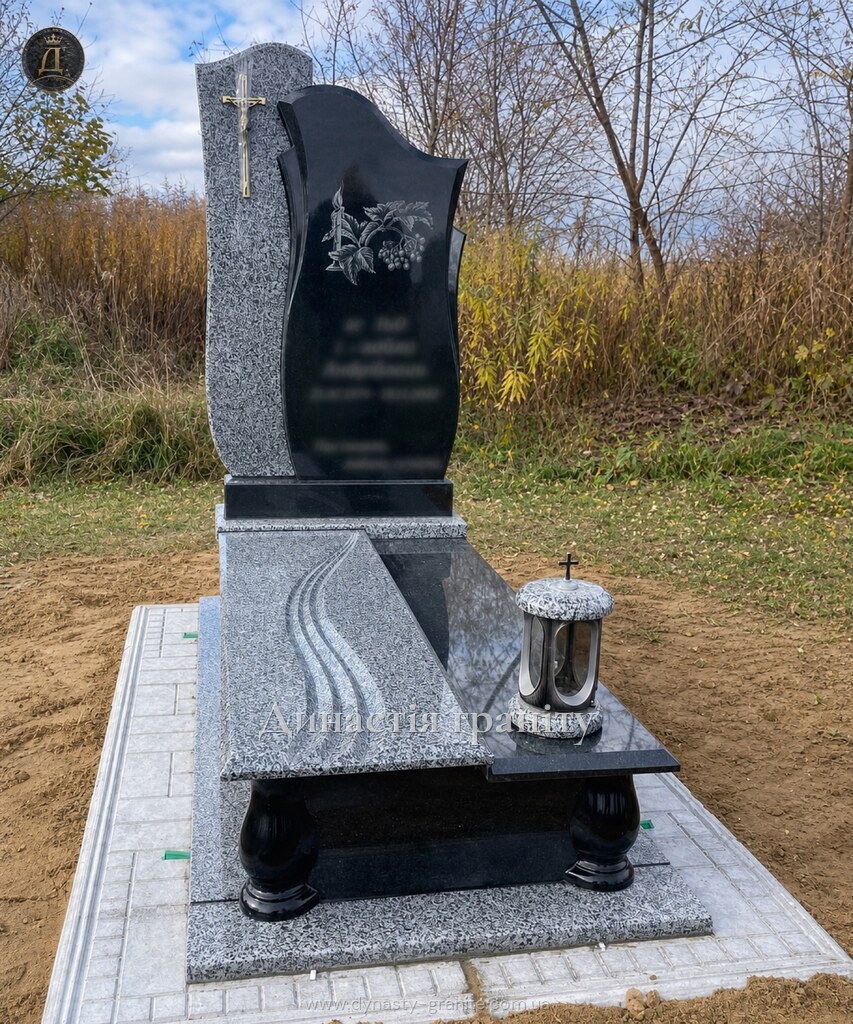 Одинарний гранітний пам’ятник «Срібне Крило»