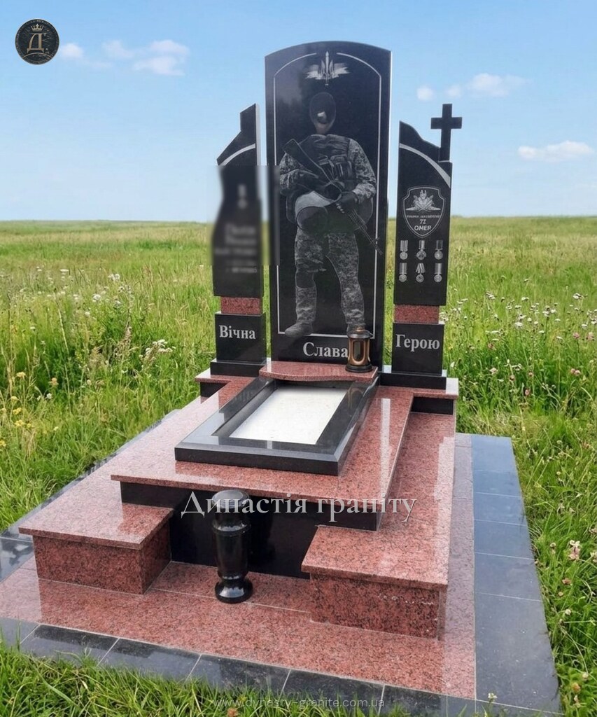 Одинарний військовий пам'ятник «Захисник» з лізника