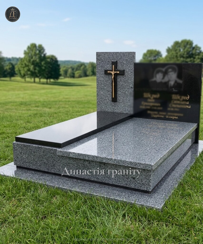 Подвійний гранітний пам'ятник «Родинний затишок»