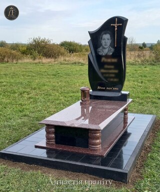 Одинарний гранітний пам’ятник «Благословення»
