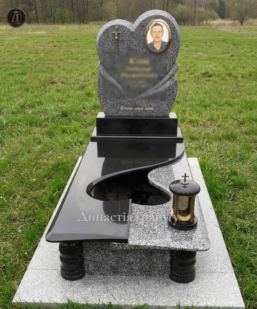 Одинарний гранітний пам’ятник «Вічне серце»