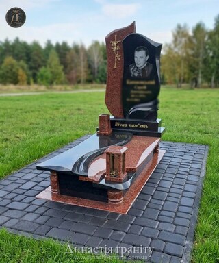 Одинарний гранітний пам’ятник «Симфонія пам’яті»