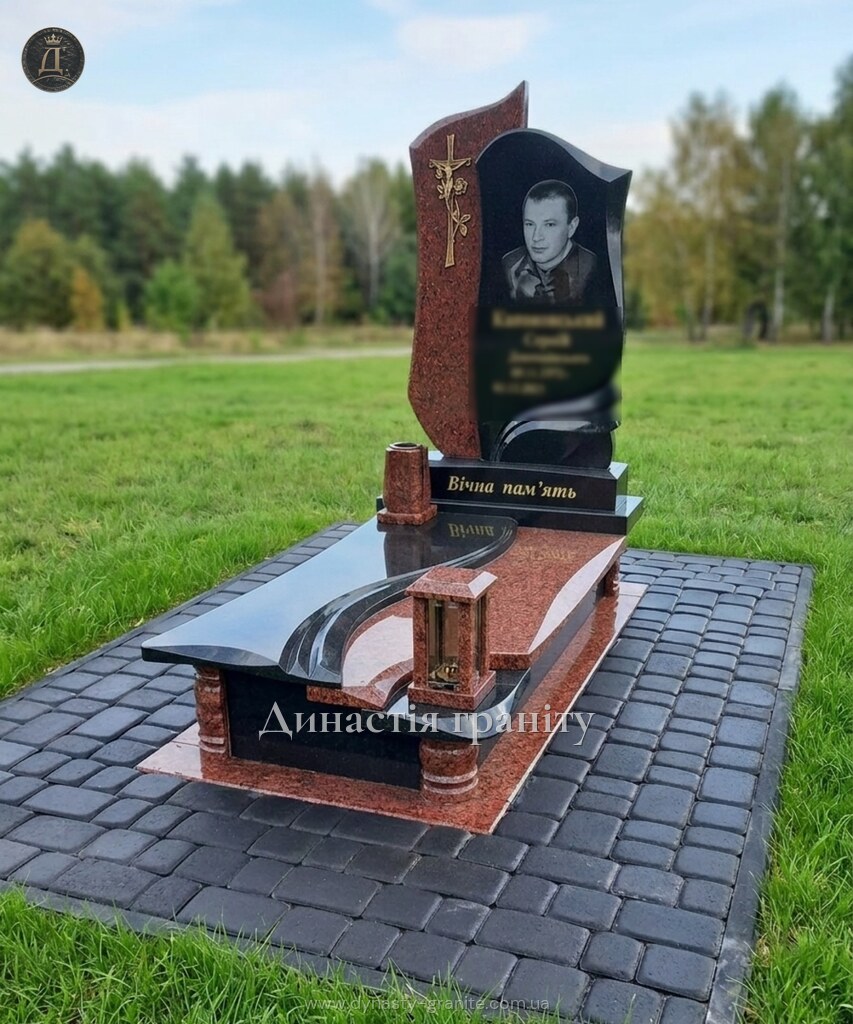 Одинарний гранітний пам’ятник «Симфонія пам’яті»