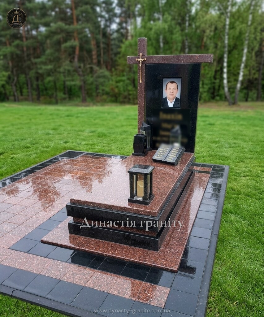 Одинарний гранітний пам’ятник «Святе Письмо»