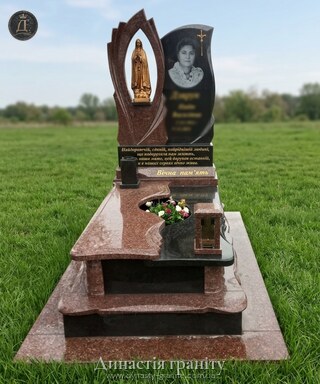 Одинарний гранітний пам’ятник «Небесна Заступниця»