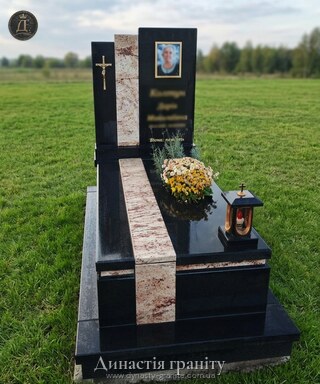 Одинарний гранітний пам’ятник «Гармонія Вісконт»