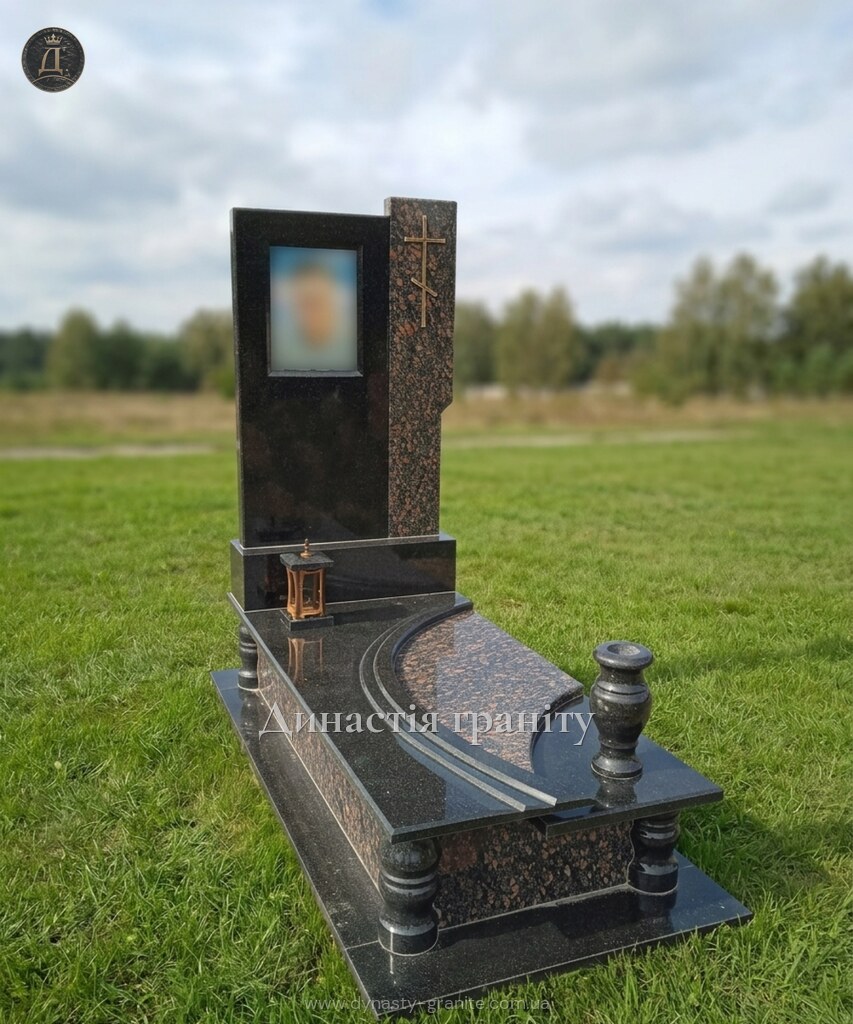 Одинарний гранітний пам’ятник «Каскад пам’яті»