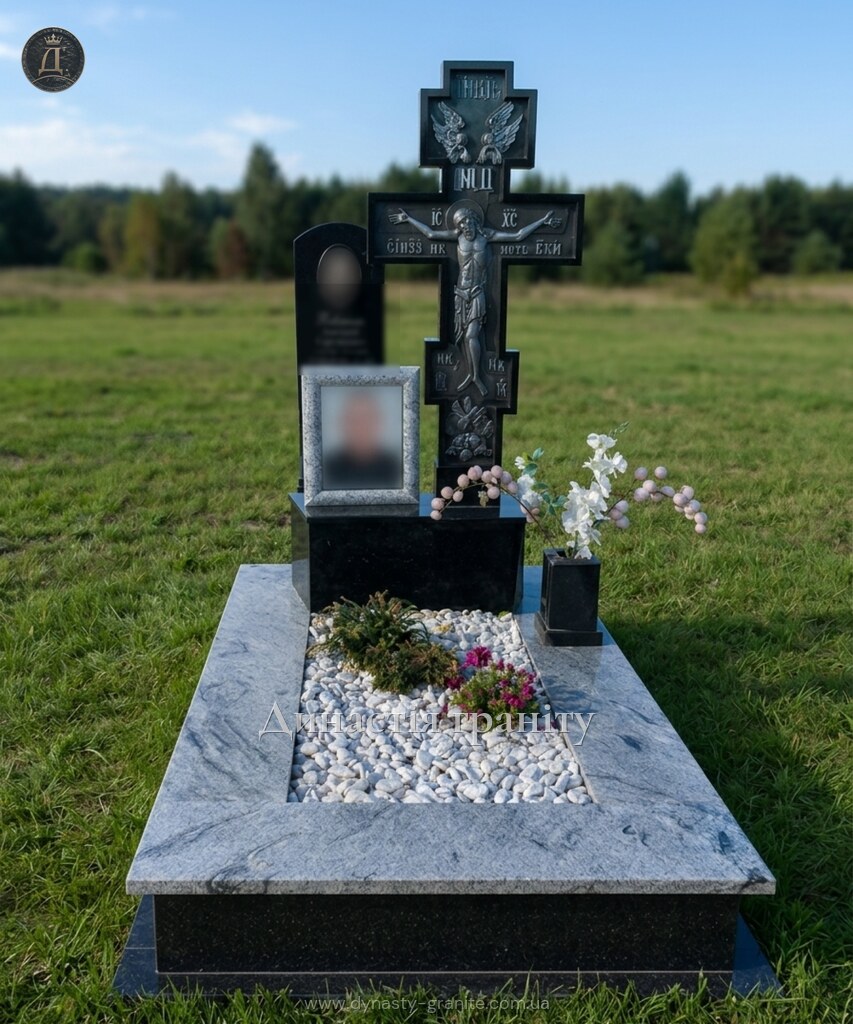 Одинарний гранітний пам’ятник «Святе Розп’яття»