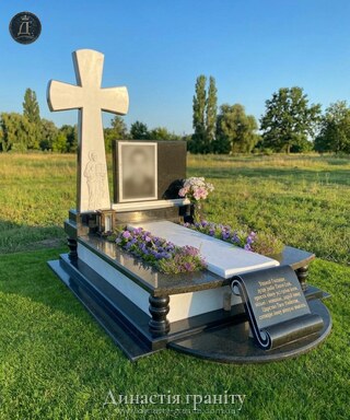 Одинарний гранітний пам’ятник «Білосніжний Хрест»