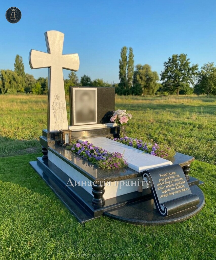 Одинарний гранітний пам’ятник «Білосніжний Хрест»