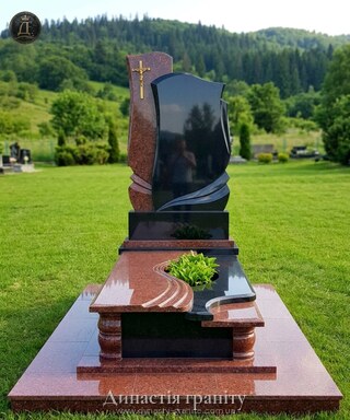 Одинарний гранітний пам’ятник «Карпатська Рапсодія»