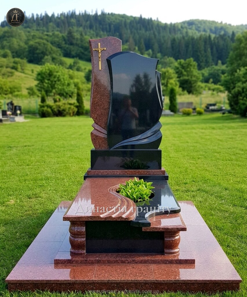 Одинарний гранітний пам’ятник «Карпатська Рапсодія»