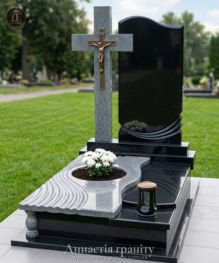 Одинарний гранітний пам’ятник «Світлий Спокій»