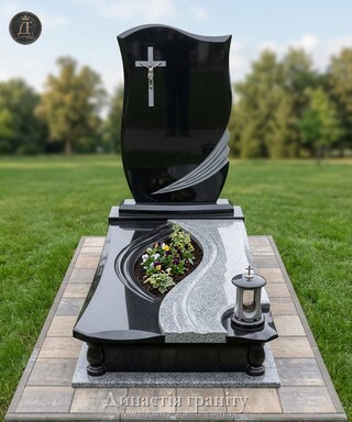 Одинарний гранітний пам’ятник «Срібний Промінь»